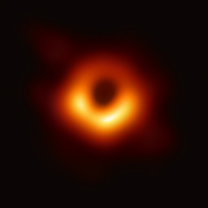 By Event Horizon Telescope, uploader cropped and converted TIF to JPG - This file has been extracted from another file, CC BY 4.0, https://commons.wikimedia.org/w/index.php?curid=77925953